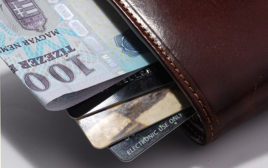 Kifosztás és lopás miatt felelhet