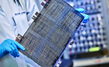 Forradalmasíthatja a telefon- és elektromosautó-gyártást egy új akkumulátortechnológia