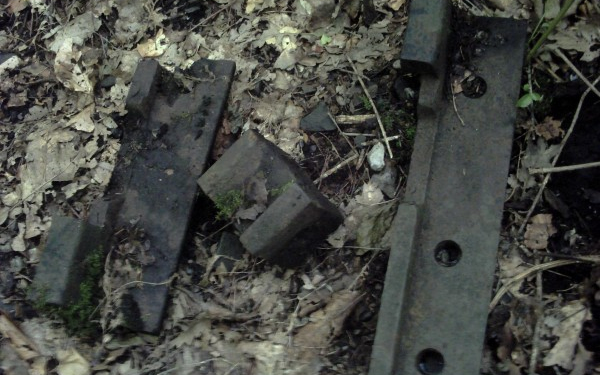 Vasat gyűjtöttek a sértett telkén