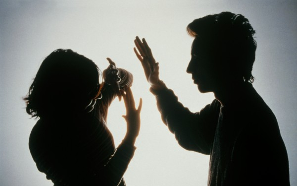 Bántalmazta élettársát