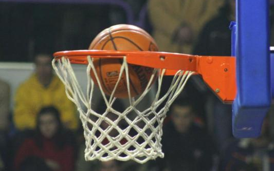 Fölényes kosársiker