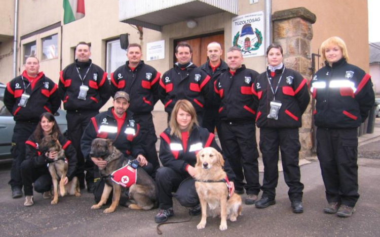 Nyomkövető segíti a mentőkutyásokat