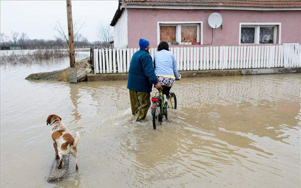 Portákat öntött el a kiáradt Ipoly Ipolytarnócon