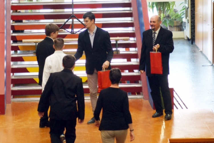 Három salgótarjáni csapat jutott tovább a Bolyai Matematikai Csapatversenyen