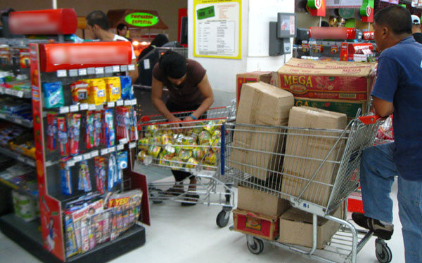 A pénztárnál ütötte meg