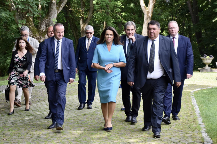 Novák Katalin köztársasági elnök asszony Nógrád Vármegyébe látogatott.