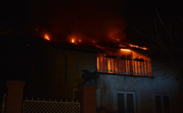 Kigyulladt egy ház tegnap reggel Somoskőújfaluban