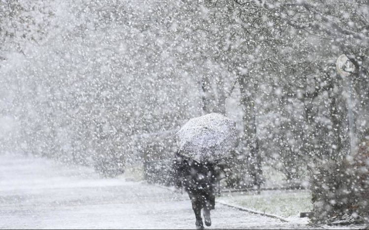 Miért csúszik a jég? Miért fehér a hó?