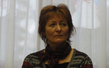 Emlékplakett a drégelypalánki népművelőnek