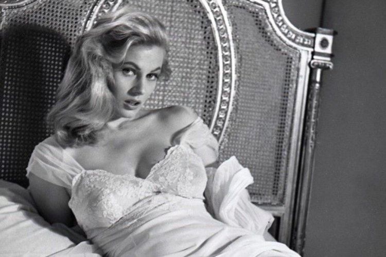 Anita Ekberg.