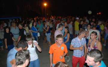 Óváros téri utcabál Balassagyarmaton