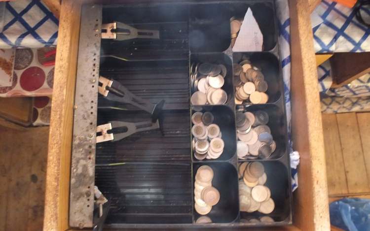 Betört az italboltba