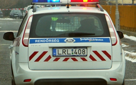 Bíróság elé áll a rugdalódzó nő