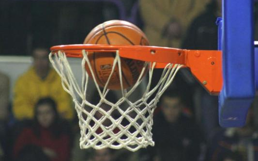 Elhalasztották a kosárlabda rangadót