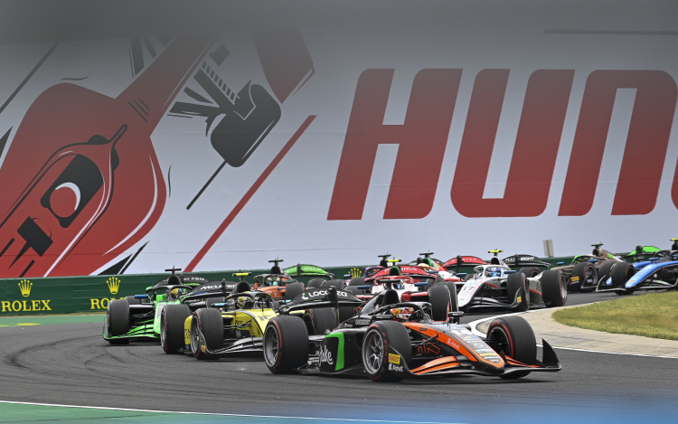 Magyar Nagydíj - Antonelli nyerte a Forma-2 főversenyét a Hungaroringen.