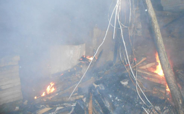 Salgótarjánba vonultak a tűzoltók az éjjel