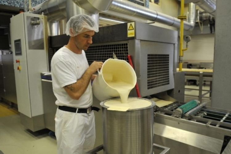 Új ostyagyártási technológiát vezetett be az Urbán és Urbán Kft. Rétságon