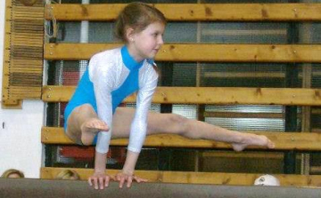 Célegyenesben az ifjú tornászok