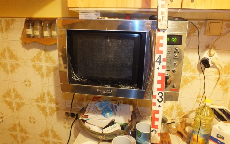 Tört-zúzott a házban