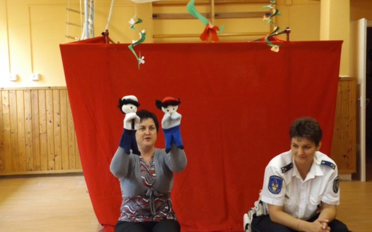 Rendőrök az óvodában