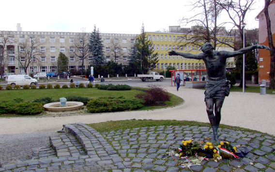 A salgótarjáni December 8. tér történelmi emlékhellyé nyilvánítását kezdeményezik