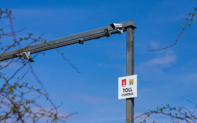 Az úthasználati díjra figyelmeztet a tábla
