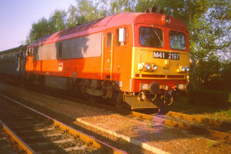 Vonatpótló buszok Somoskőújfalu és Hatvan között