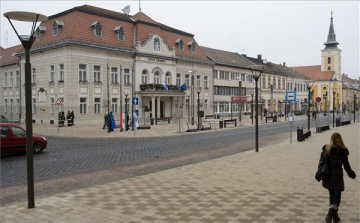 Átadták Balassagyarmat felújított főterét
