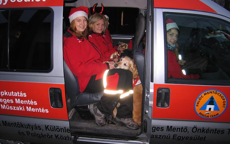 Mentőkutyások karácsonyi ajándéka