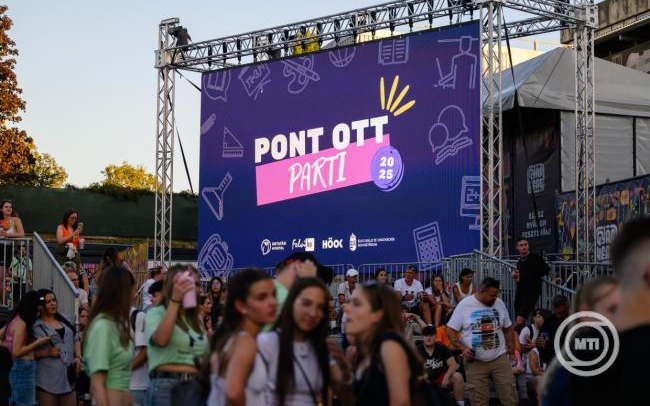 KIM: minden eddiginél többen jelentkeztek a megújult magyar felsőoktatásba