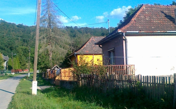 Zabaron a kánikulában is elkel a pulóver