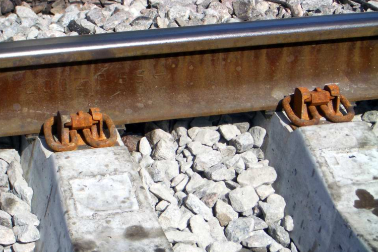 VASÚTI PÁLYAKARBANTARTÁSI MUNKÁK ZAJLANAK A MEGYÉBEN