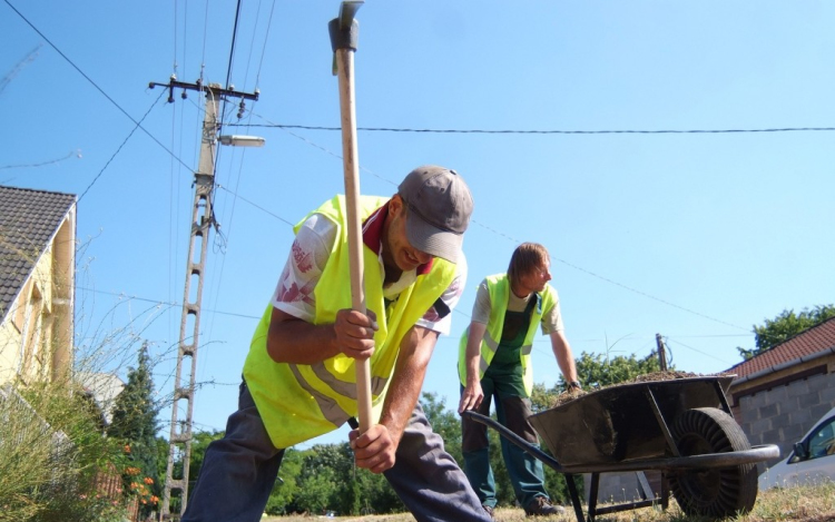 Álközmunkások Salgótarjánban?