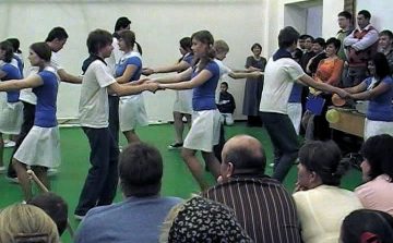 Átadták a felújított művelődési házat Vanyarcon