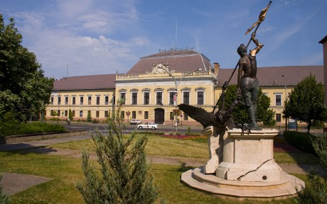 Megkezdődött a Civitas Fortissuma tér felújítása Balassagyarmaton