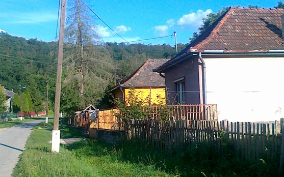 Zabaron a kánikulában is elkel a pulóver