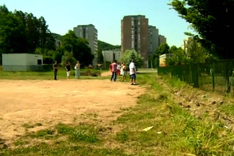 Készül a műfüves pálya a Besztercén