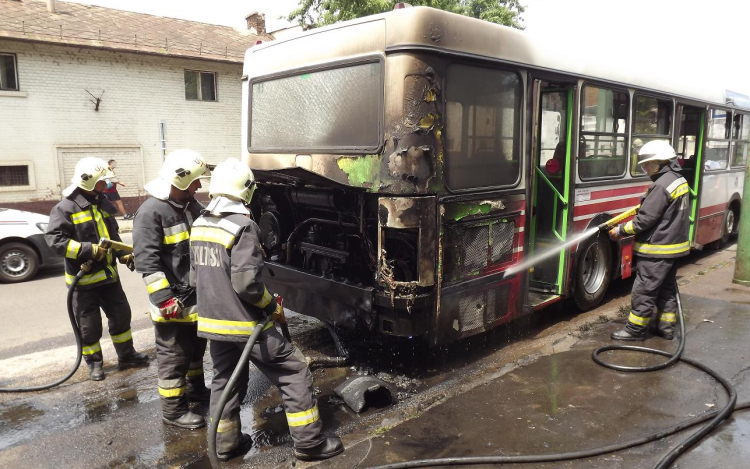 Kigyulladt egy helyi járat szerint közlekedő busz Salgótarjánban