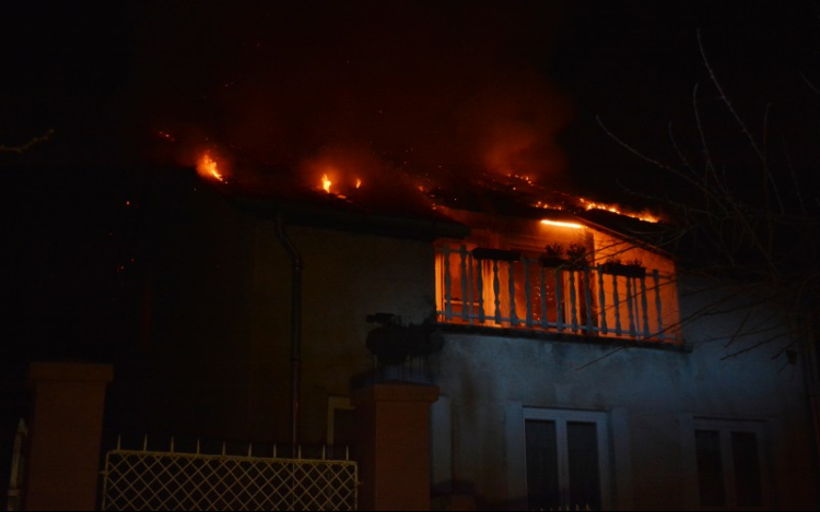 Kigyulladt egy ház tegnap reggel Somoskőújfaluban