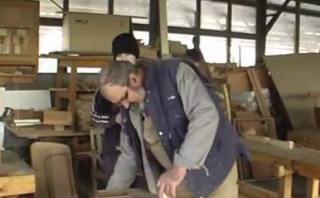 Asztalosmester népszerűsíti a kézművességet