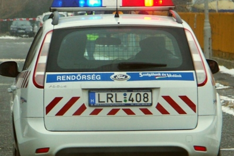 Seprűnyéllel támadt a kerékpárosra