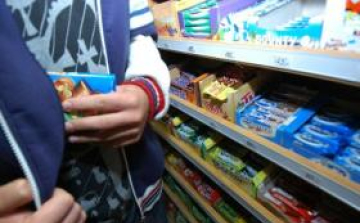 Fiatalkorú bolti szarkát fogtak