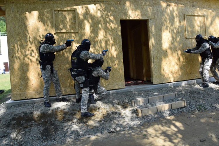 Ismét bevetési egységek versenyeztek - videóval