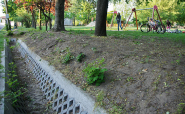 Vádirat lett a lökdösődés vége