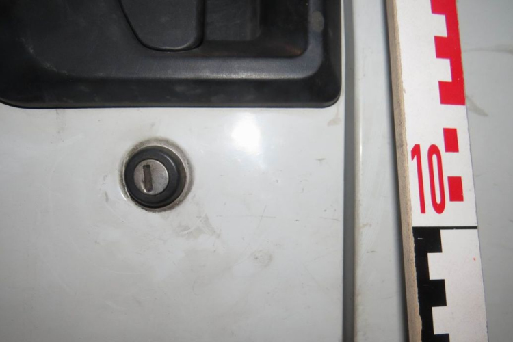 Gépkocsiból lopott