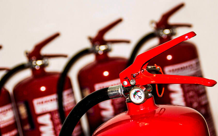 Ne várja meg, míg a tűzoltók mennek ki önhöz!