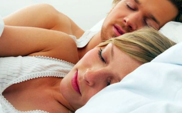 Más lakásába mentek aludni