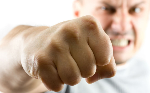 Rendőrkézen a magánlaksértők