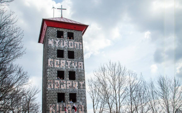 Kilátót avattak a Nyikom csúcsán