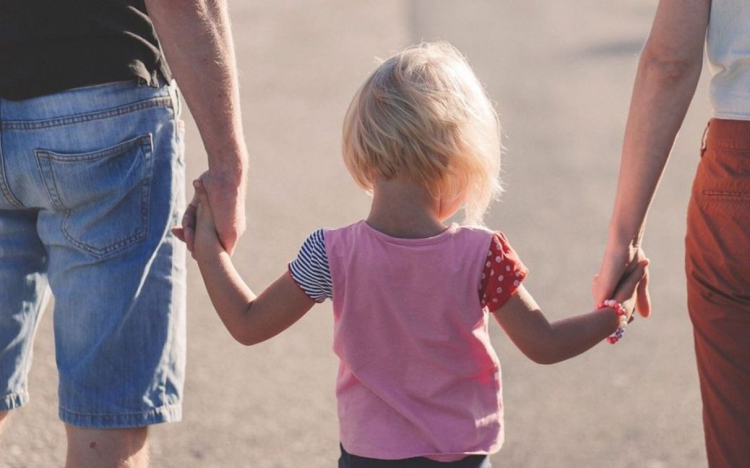 Luxus lett a briteknél a gyermekvállalás?